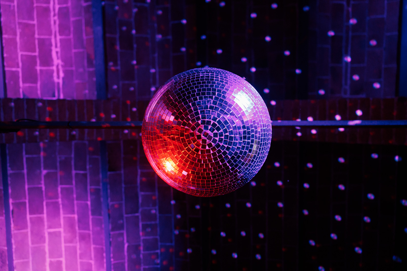 MiRROR BALL - Alba Wedding lighting