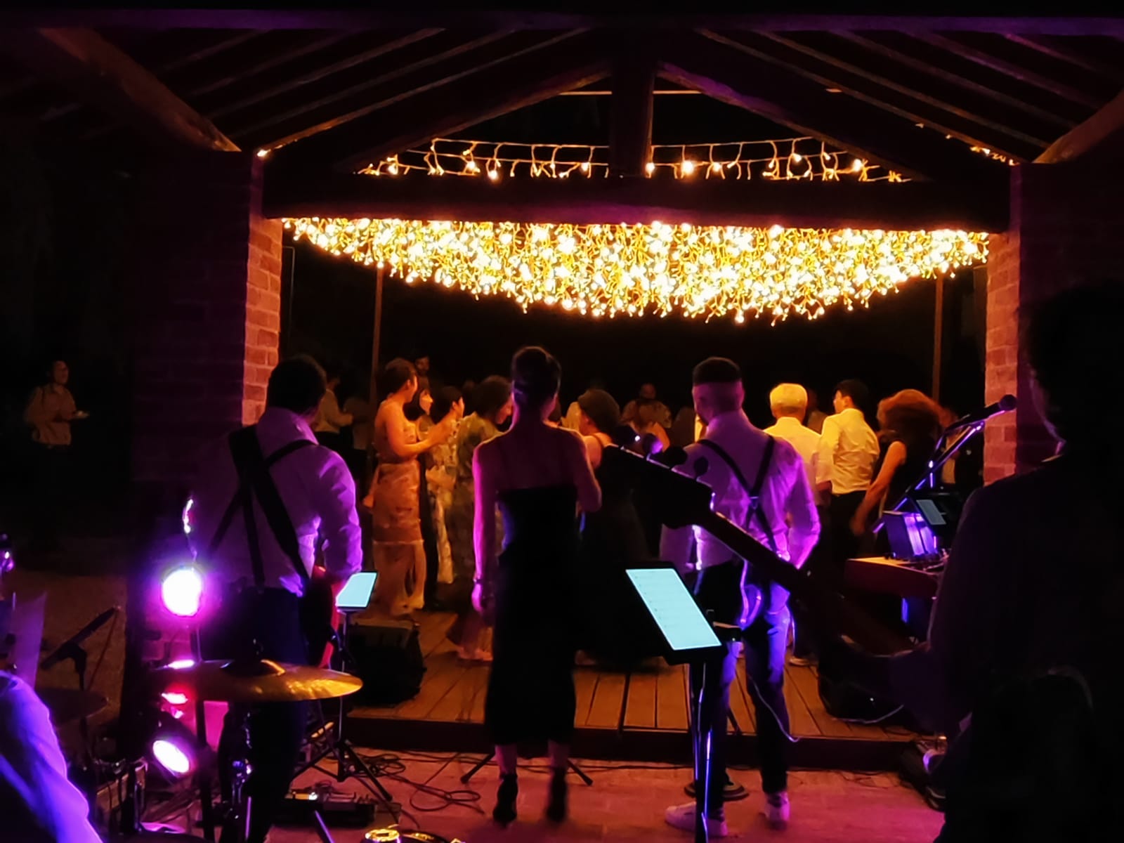 Falling stars - Alba Wedding lighting